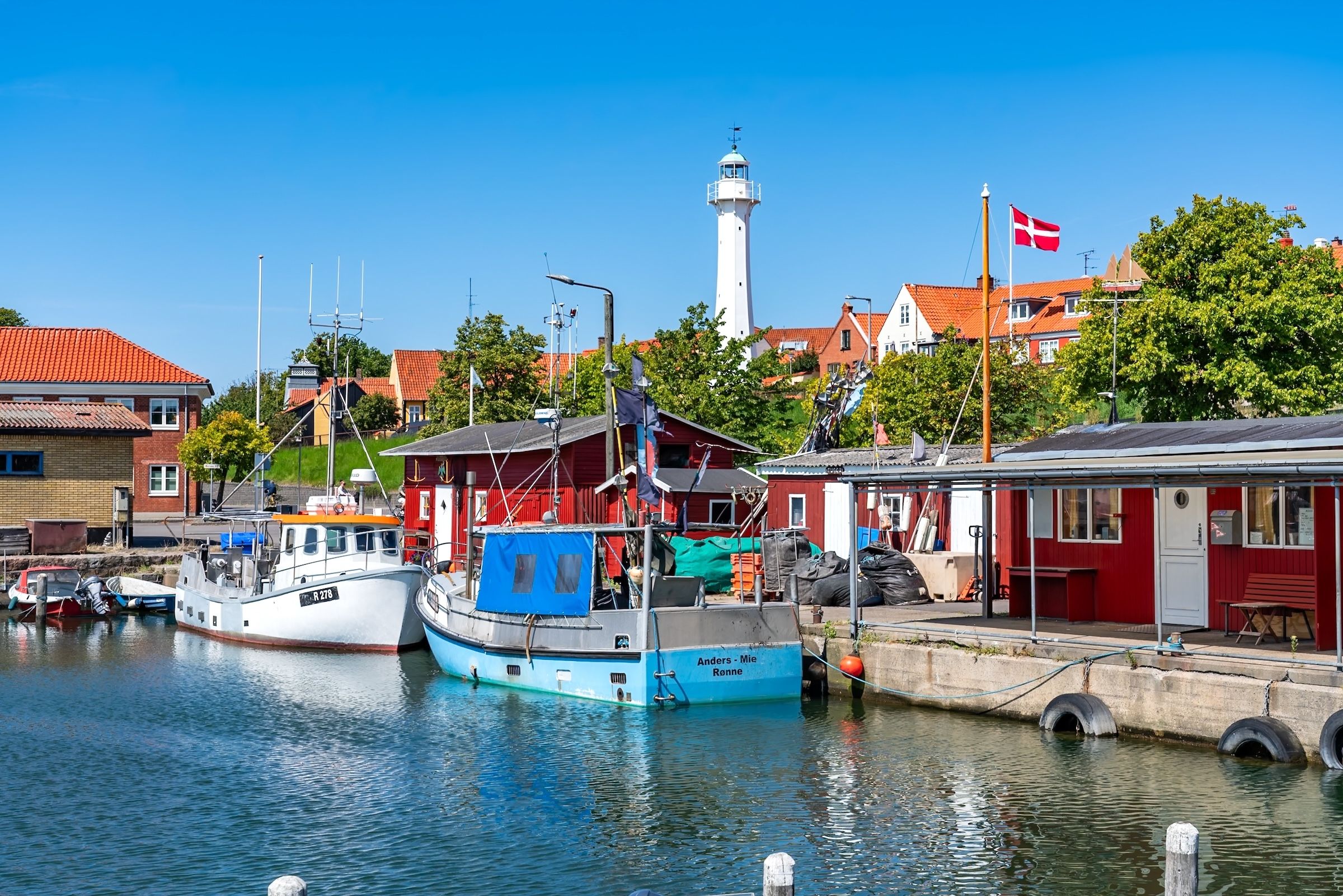 Blick über die Hafenstadt Rønne auf Bornholm