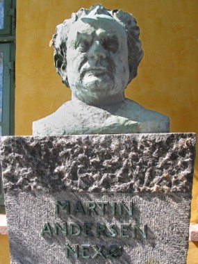 Die Büste des Martin Andersen Nexø ist ein Werk von Kurt Harald Isenstein