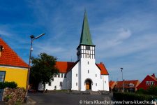 In der Skt. Nicolai Kirke in Rønne soll Agnethe Gottes Wort verkünden - sie ermittelt aber auch gern. 