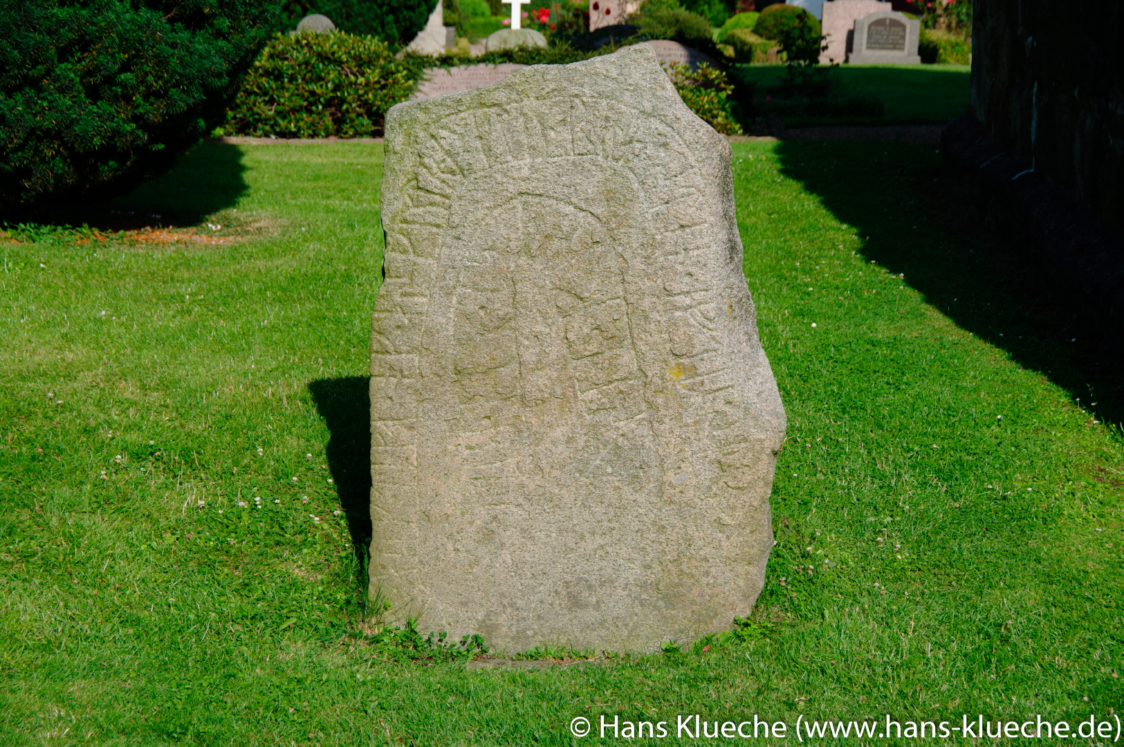 Runenstein an der Østermarie Kirke