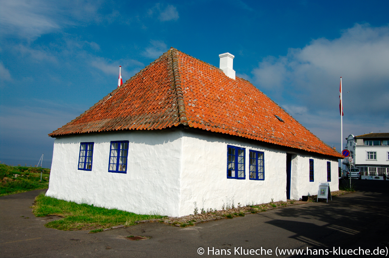 Rådstuen an der Promenade von Sandvig