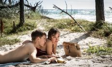 Am Jomfruegård-Strand: